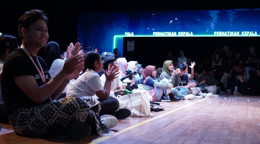 lebih dari 1000 anak menyaksikan pertunjukan imersif tentang melindungi Bumi