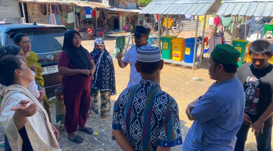 Lurah Karunrung memberikan arahan dan penguatan kepada warga Kampung Amanah Kota Makassar terkait kebersihan lingkungan